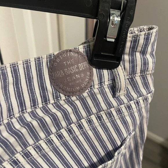 Zara Striped Denim Jeans - Picture 4 of 5
